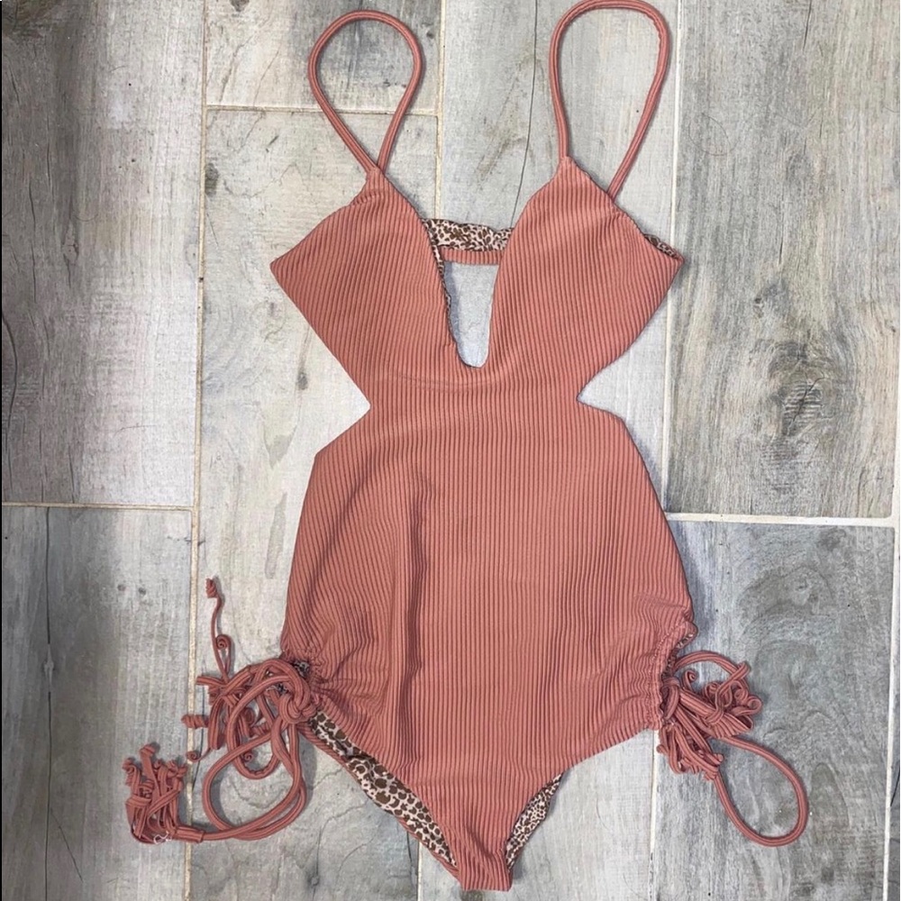 Acacia Lipstick Cord Greece